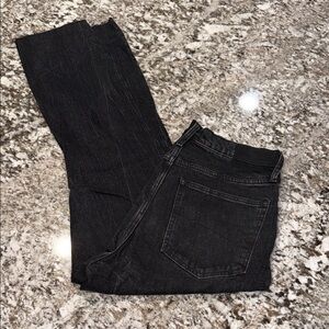 Abercrombie & Fitch - Ultra High Rise Mom Jean - Distressed - Raw Hem